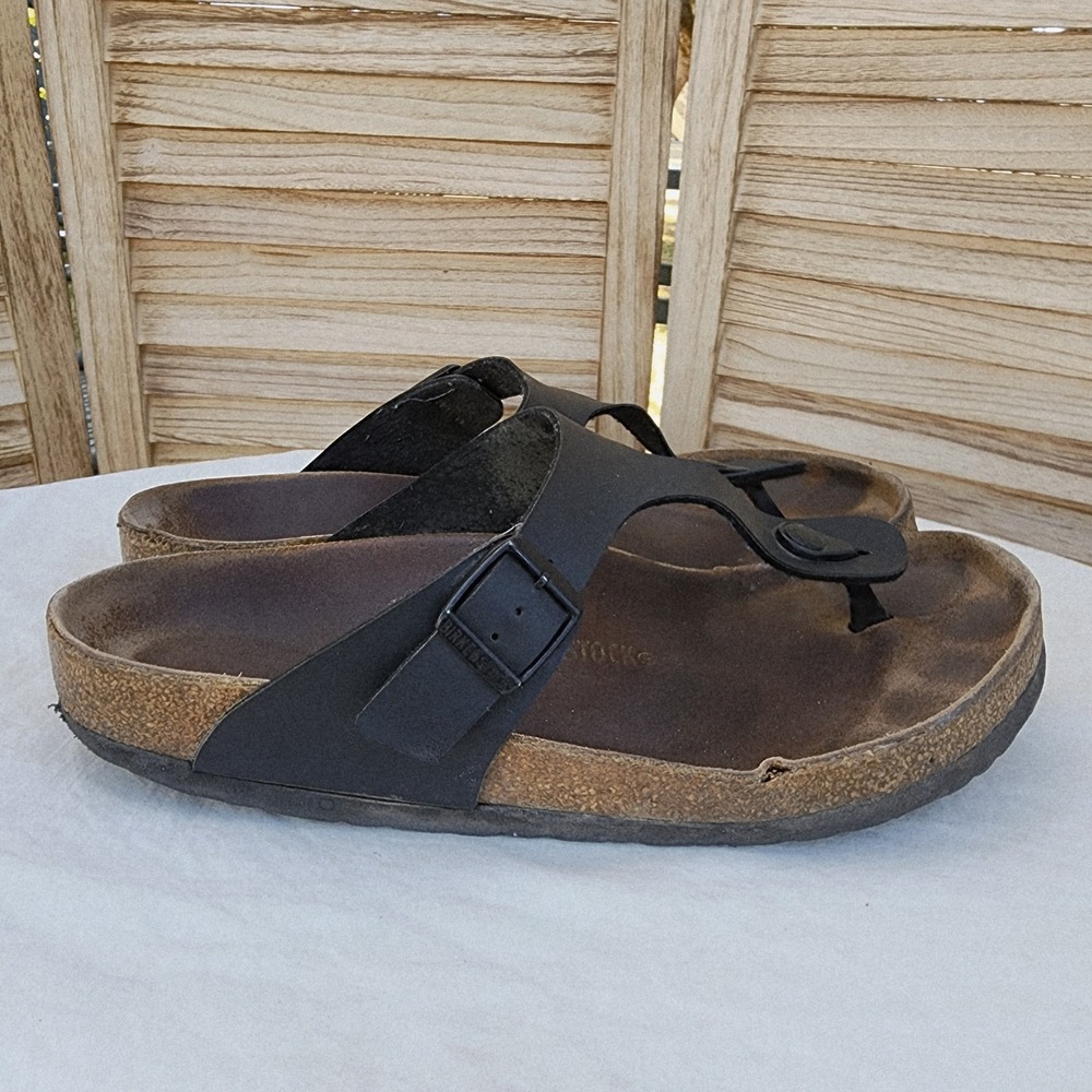 Birkenstock Sz 10.5 to 11 Black Leather Gizeh Thong Buckle Sandals Resort Wear